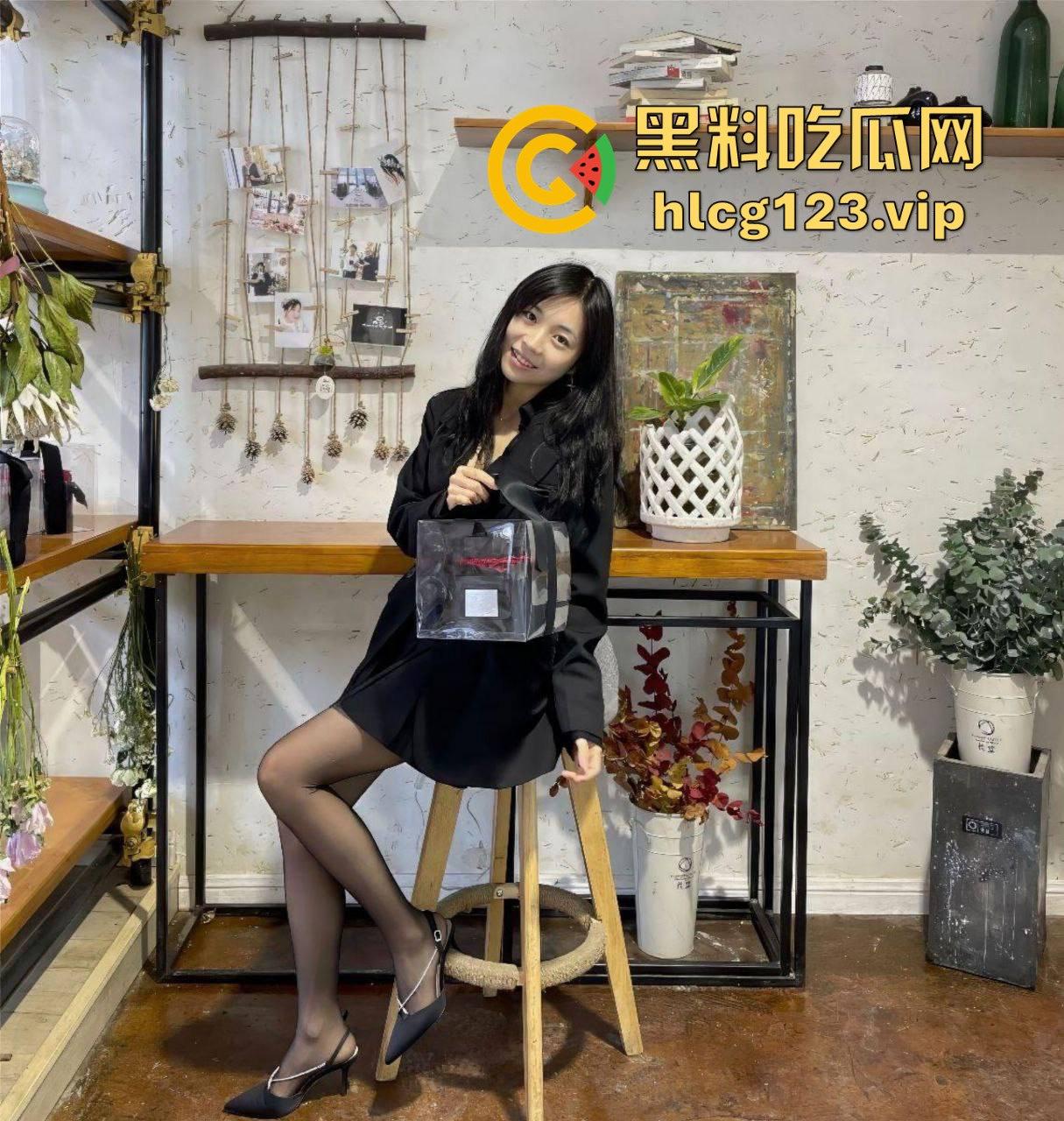 极品气质美女张珊珊重磅泄密！黑丝无内性感啪啪，后插口交全程听话！-4