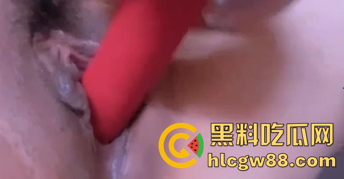 抖音巨乳美女主播【full77】多部福利视频流出 开档黑丝疯狂后入 骑乘爆操双洞齐开！-11