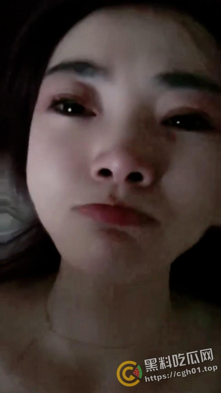 华南农业大学被包养的小妹妹 已被实锤到休学 微胖极品 怼脸操哭 高清流出-9