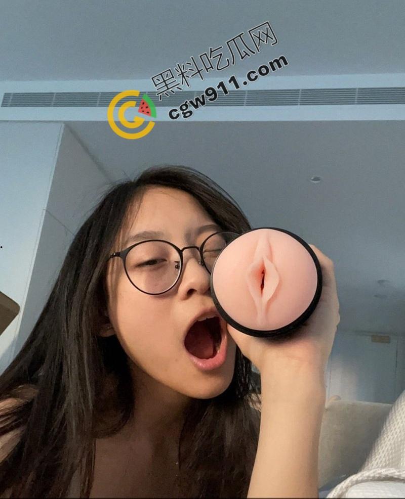 江苏20岁大学生【杨子含】约炮视频曝光！高挑身材，jk制服，口爆吞精，捆绑调教，无套颜射，香艳刺激-8