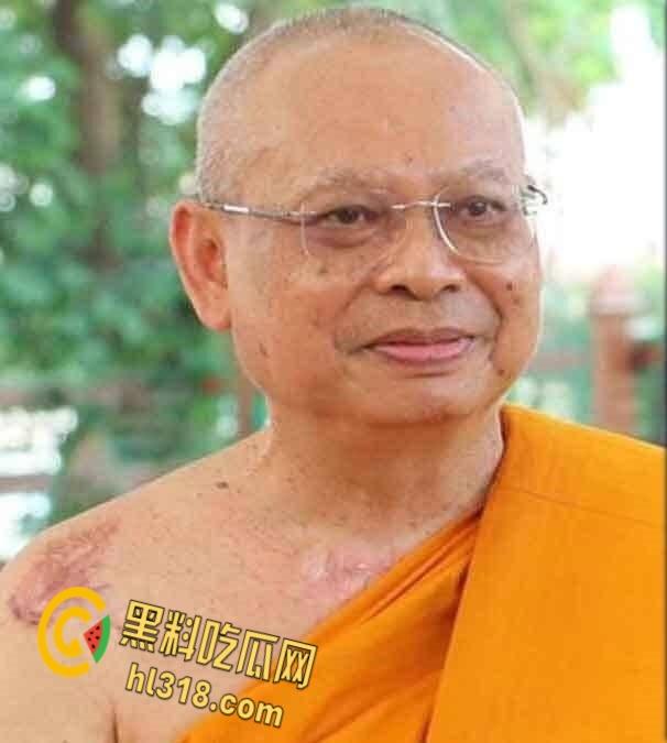 泰国版红姐【Golf】，专约高僧震撼整个泰国，女子与泰国高僧拍摄8万部照片，5600部视频勒索千万泰铢！-4