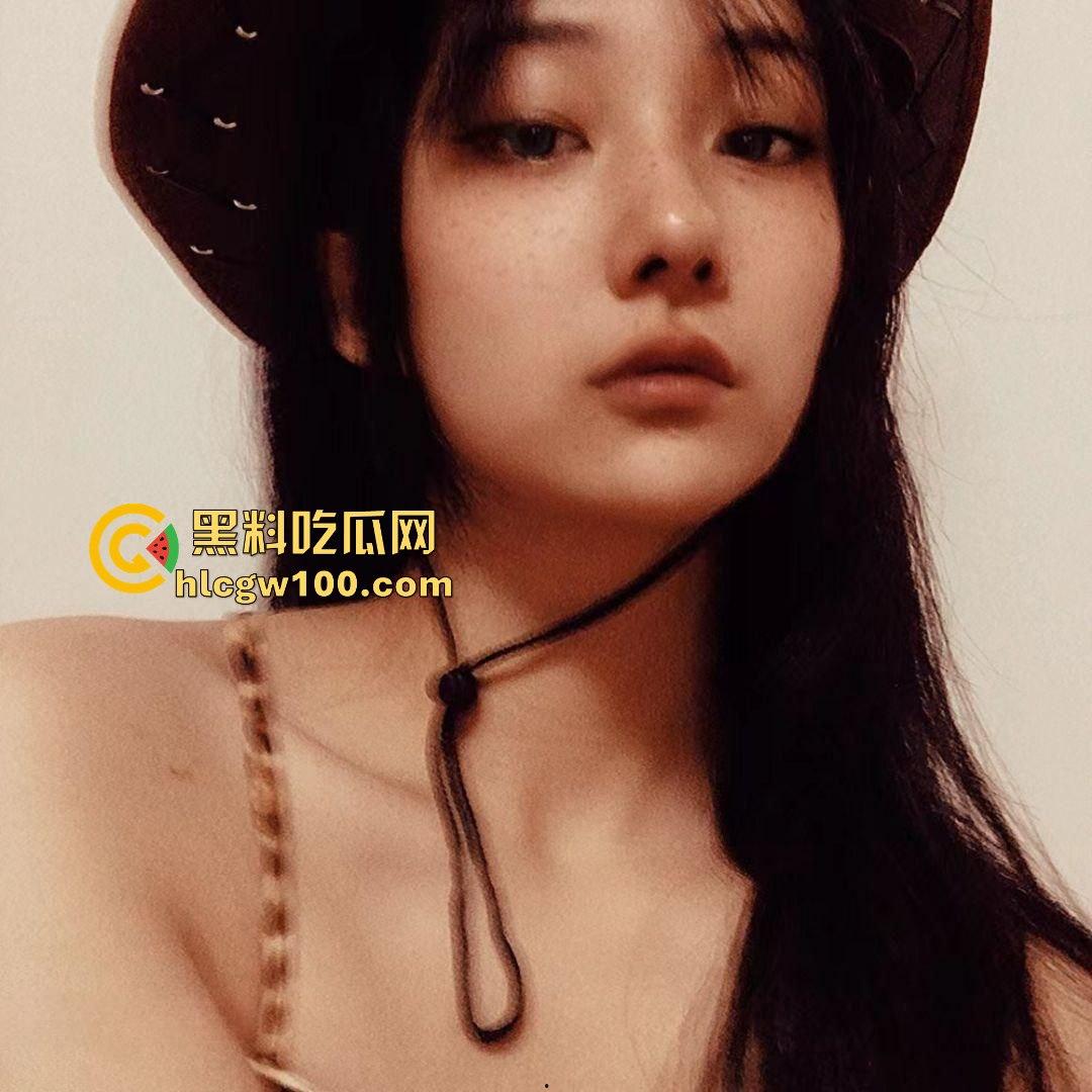 南京传媒学校校花【刘思思】调教视频曝光，欲求不满的母狗校园公交车大大颠覆了以往的形象-2