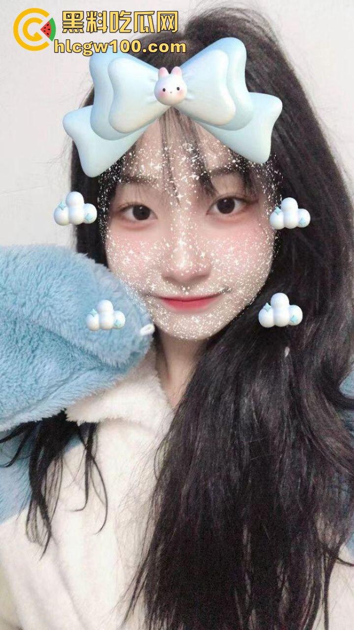 南京传媒学校校花【刘思思】调教视频曝光，欲求不满的母狗校园公交车大大颠覆了以往的形象-3