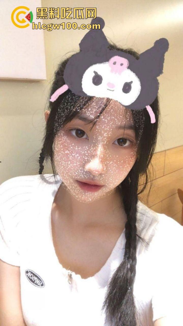 南京传媒学校校花【刘思思】调教视频曝光，欲求不满的母狗校园公交车大大颠覆了以往的形象-11