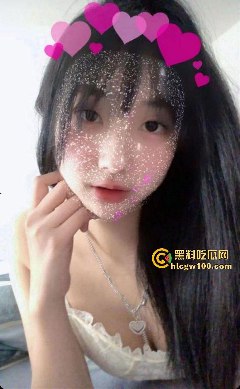 南京传媒学校校花【刘思思】调教视频曝光，欲求不满的母狗校园公交车大大颠覆了以往的形象-14