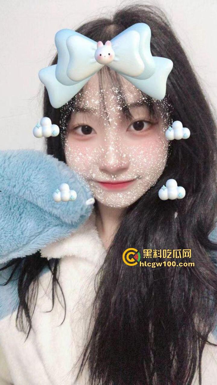 南京传媒学校校花【刘思思】调教视频曝光，欲求不满的母狗校园公交车大大颠覆了以往的形象-15