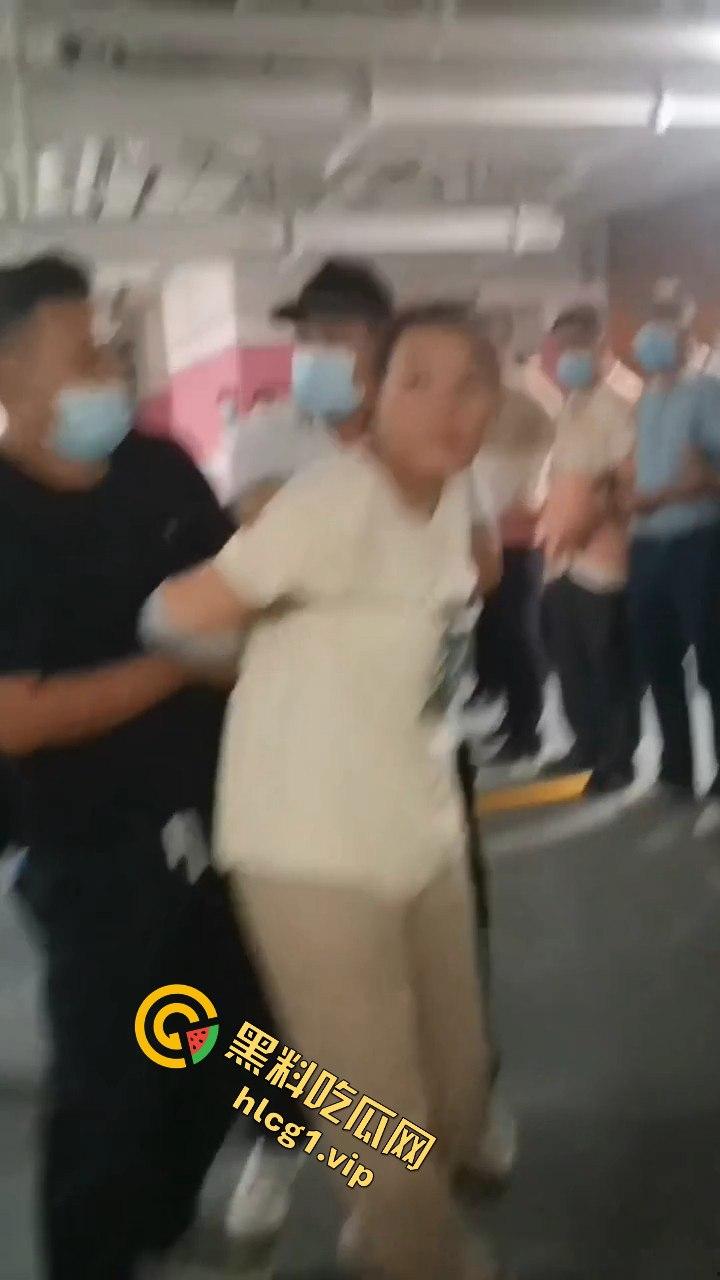 广东惠州惊现黑社会物业？网传物业放几十人围殴业主！-5