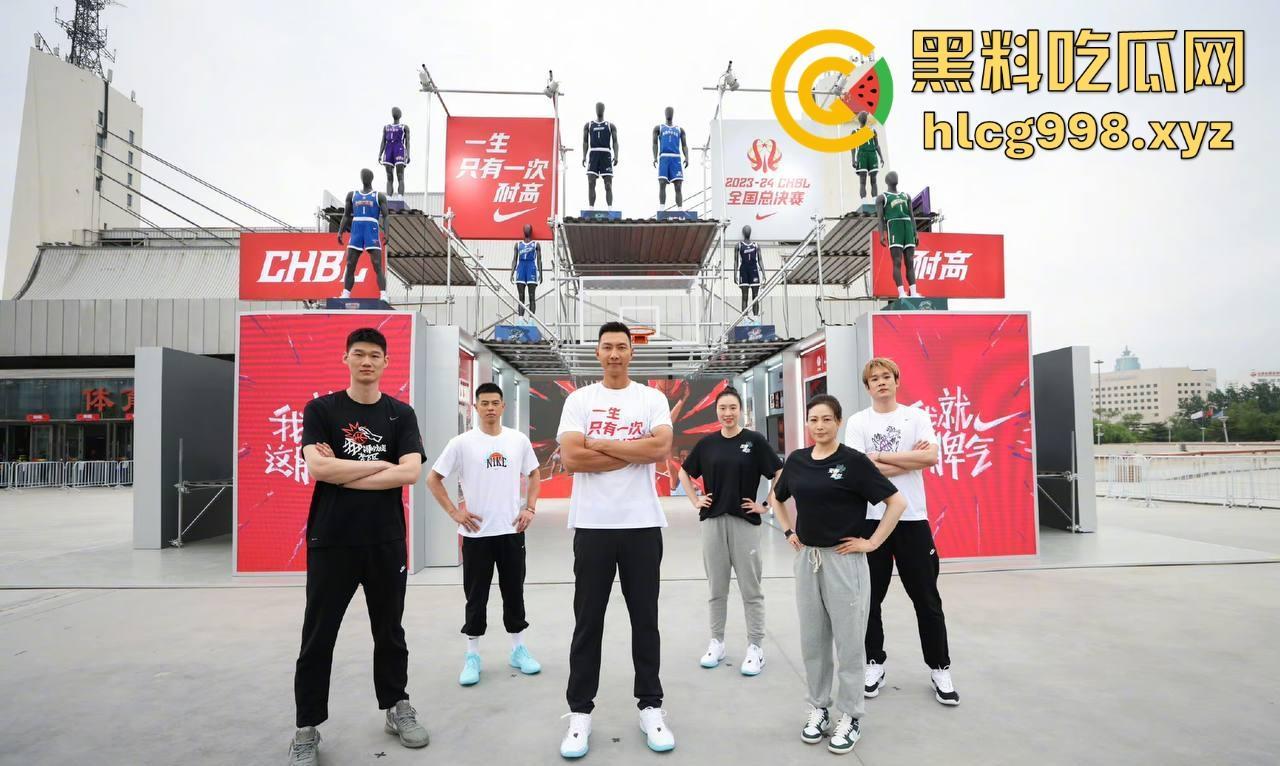 易建联招嫖？TS小姐爆料猛料，裸照+身份证曝光，篮球圈这次真的炸锅了！-24