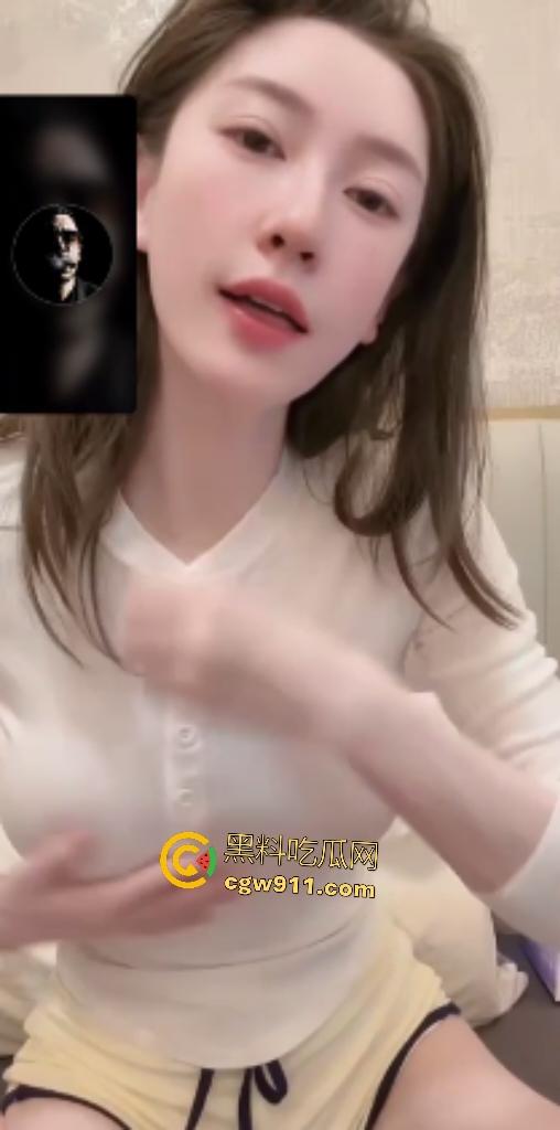 网红【大熊硬糖】经常在家自摸骚逼，超人技能模拟口爆，真空凸点揉奶隔空榨精，金主把持不住隔空射！-6