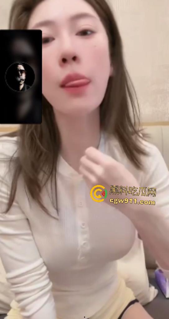 网红【大熊硬糖】经常在家自摸骚逼，超人技能模拟口爆，真空凸点揉奶隔空榨精，金主把持不住隔空射！-7