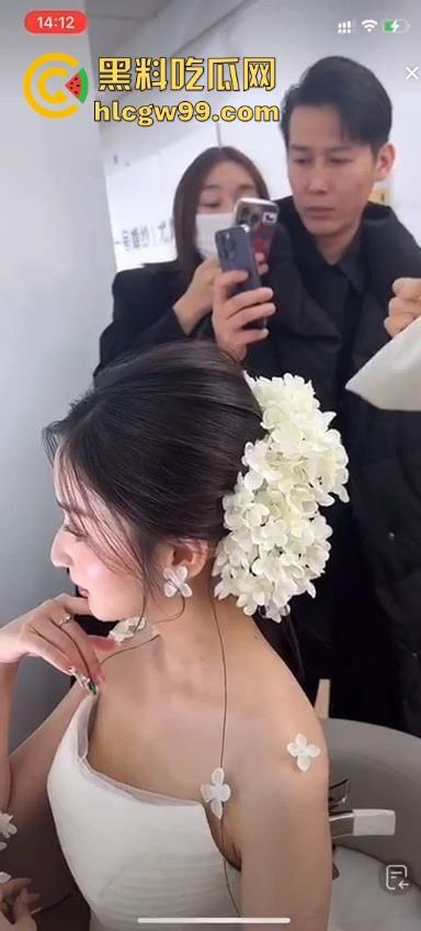 直播新赛道！新娘化妆走光,极品小姐姐奶头完全展现，流量密码被你拿捏的死死的-3