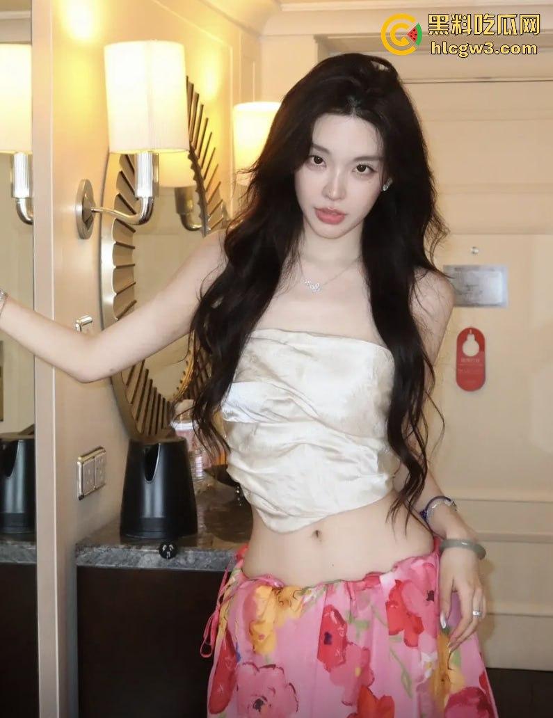 500W粉网红『谢欣桐』劈腿大戏！恋爱四年跑进富二代怀抱，私密视频曝光，干湿分离成神秘操作！-25