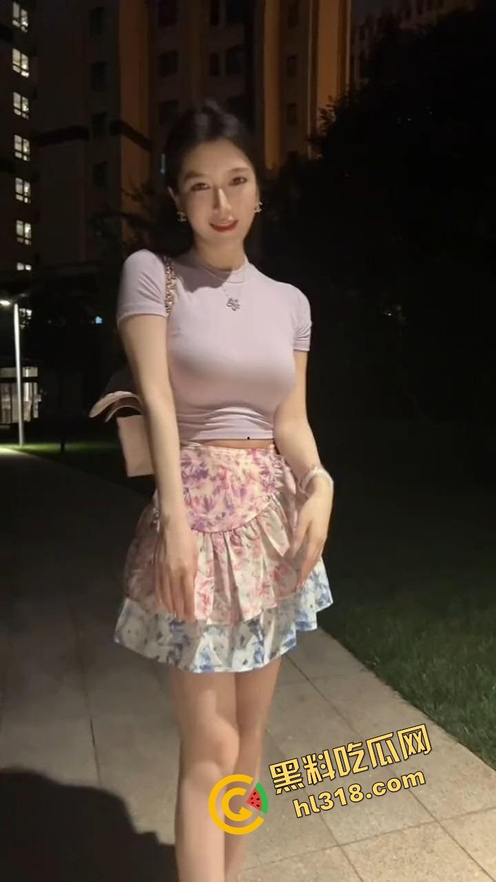 传教士体位遇上极品大奶，冲刺速度一提奶子直接翻江倒海奶浪翻滚，这不是硅胶假奶能带来的感觉！-1