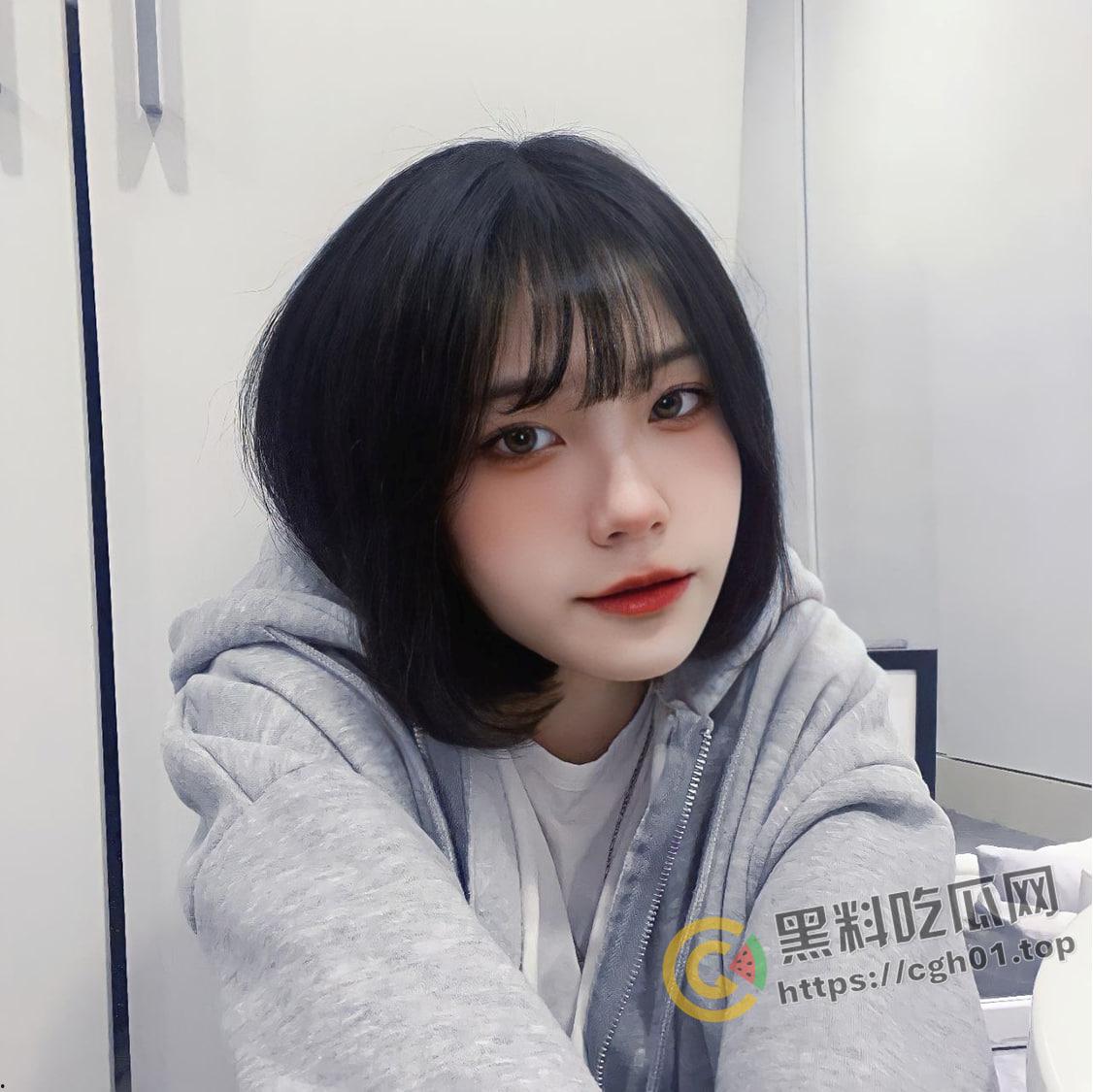 台湾台北大学生 教科书级别反差婊  御姐脸的人性飞机杯 自慰都能水多的溢出来-16