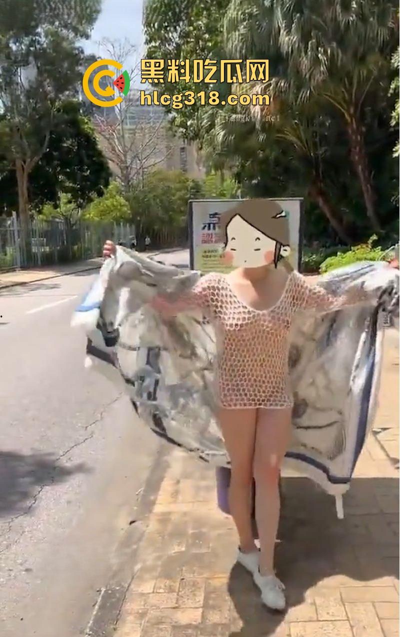 香港大学女神【尹理文】清纯学妹反差露出，各种场合放飞自我，全裸秀身材，即大胆又性感！-4