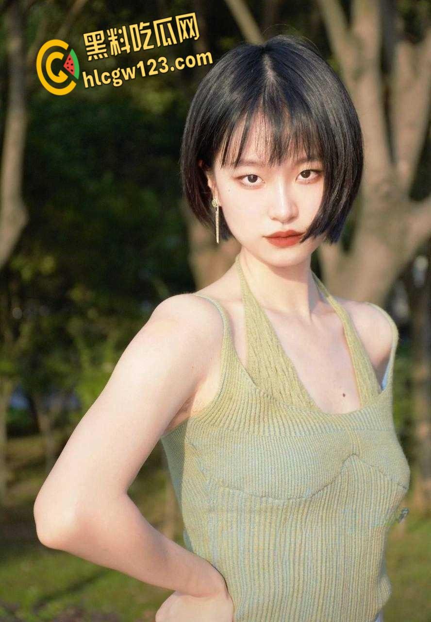 武汉政法大学学生妹【周芸芸】，大学期间与视频被男友出卖，酒店开房破处叫声真大 ！-3