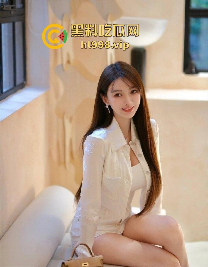 揭秘黄晓明女友『叶柯』同款隆胸术手术过程，看的让人心惊！胸被医生猛戳猛捣，视觉冲击强到不敢看！-2