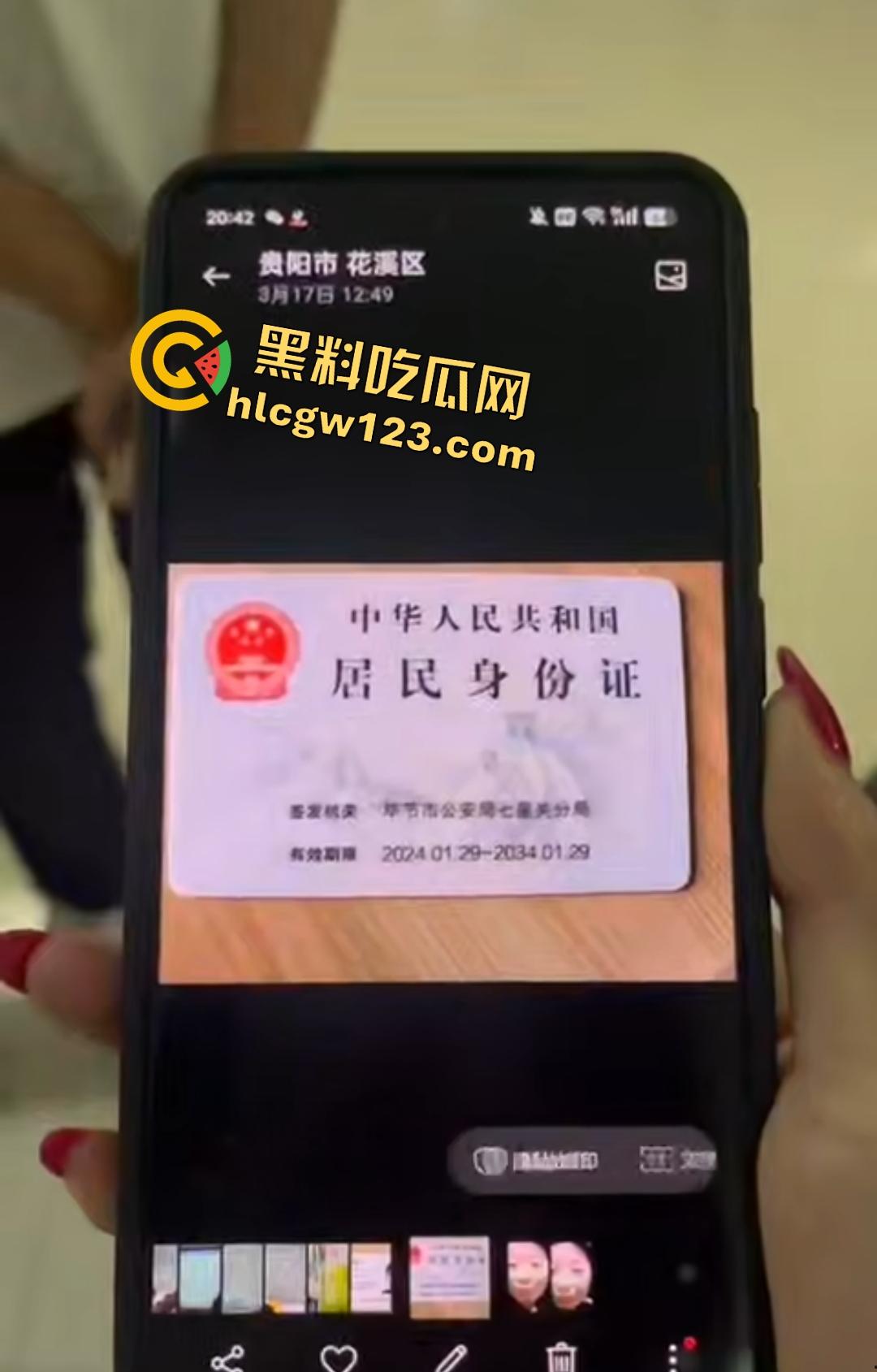 变态男生被同学怂恿去偷女生内衣当场被抓！内衣裹鸡巴真好玩，逼打女友电话羞辱！-2