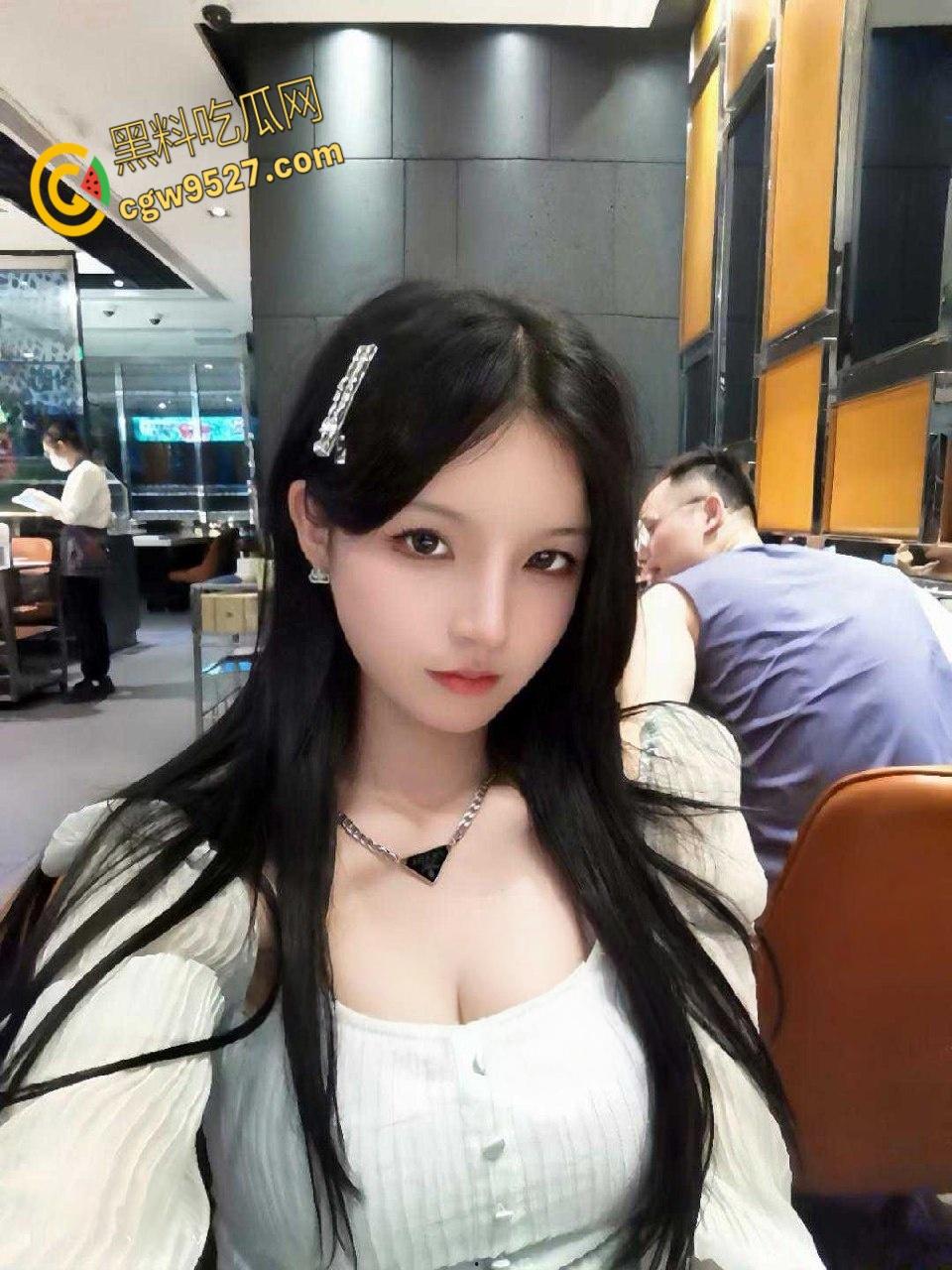 杭州黑马酒店销售【伍胥清】，表面清纯甜妹，背地里微信撩骚约炮，饥渴难耐厕所镜前后入爆操 ！-7