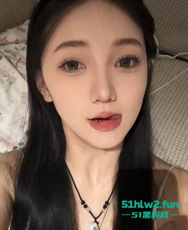 师范学院高冷校花【杨欣欣】私密约炮视频流出，清纯女神变身性爱尤物深情口交 内射全过程大尺度展示。-3