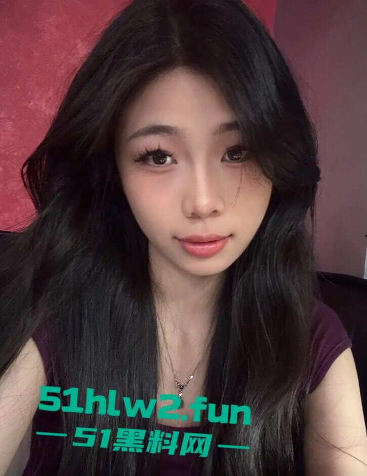 独家曝光！抖音北京长腿御姐骚鸡【Yyezi】大学辍学投靠金爸，调成母狗炮架玩弄爆插粉穴喷白浆！-1