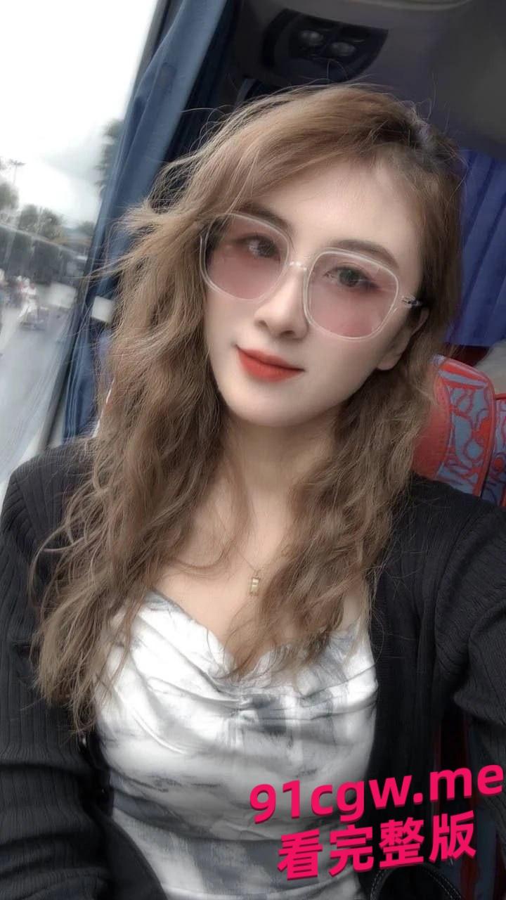 江苏无锡新吴区上品花园美女业主李漫漫 偷情把炮友带来家里！-4