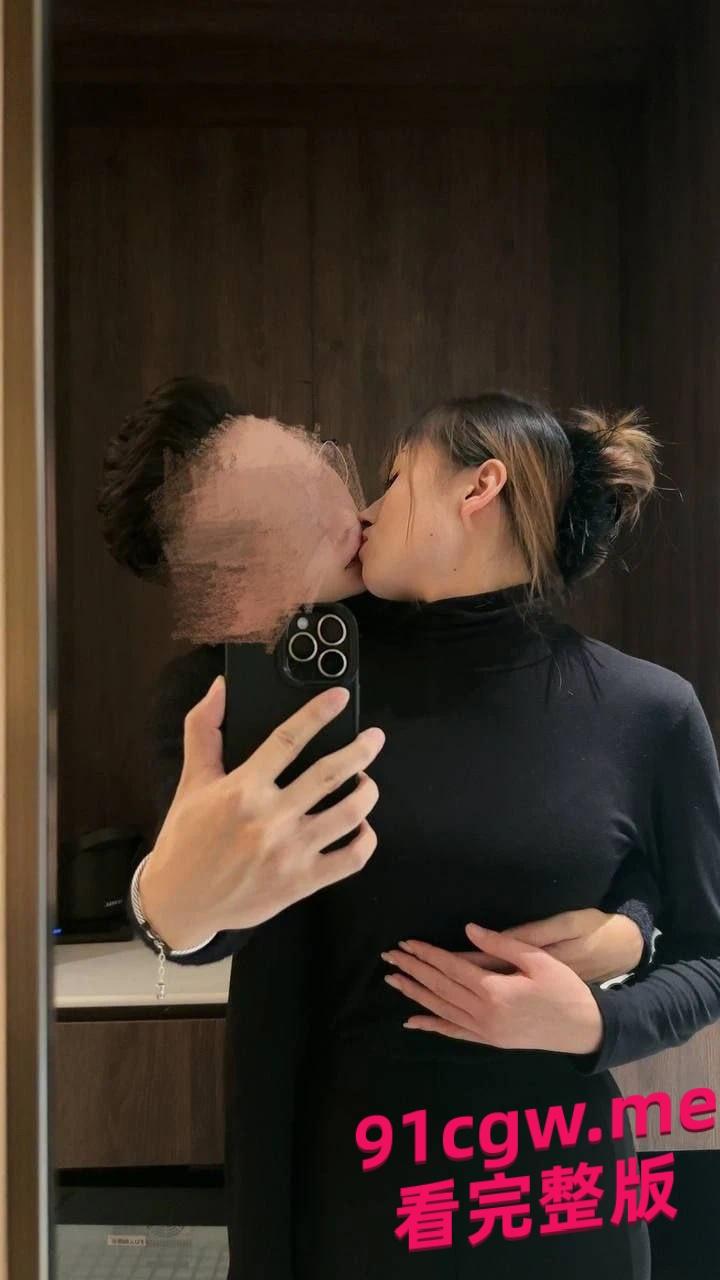 江苏无锡新吴区上品花园美女业主李漫漫 偷情把炮友带来家里！-5