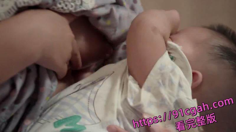 性感女星毕畅乡村爱情8王小蒙喂奶镜头露点 哺乳特写一闪而过 慢放版本放大细节 乳头清晰可见！-5