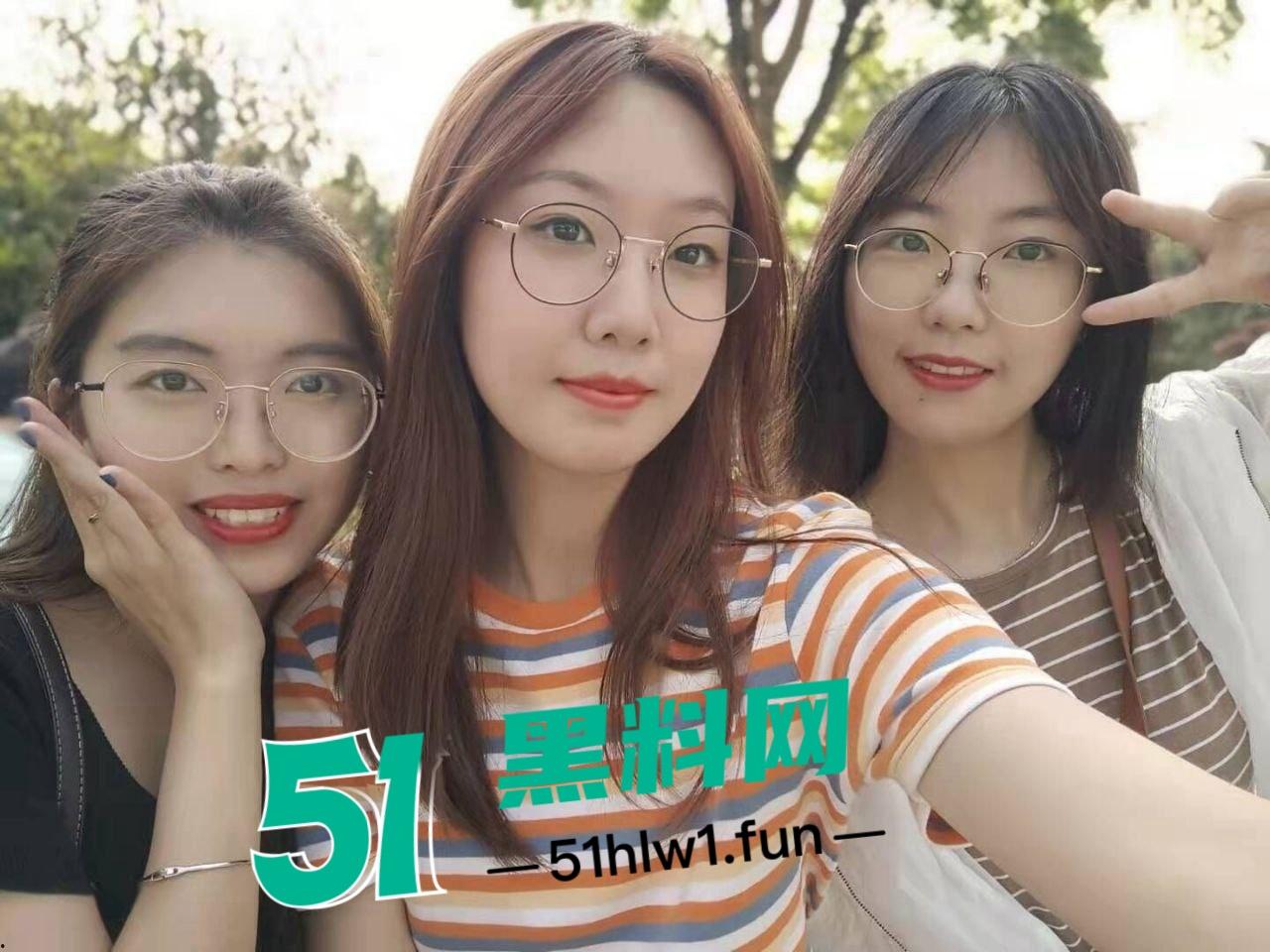 瓜友们极度热爱的反差女大学生，清纯可爱的外表下被男友曝光宿舍自慰和性爱啪啪视频。-7