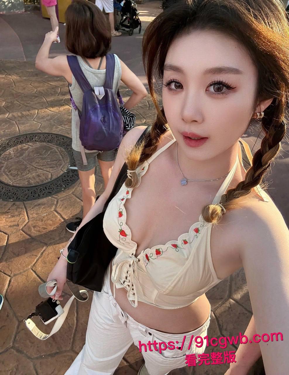 妹妹穿上旗袍勾引哥哥，最终被哥哥在椅上后入狂潮内射满骚穴！-8