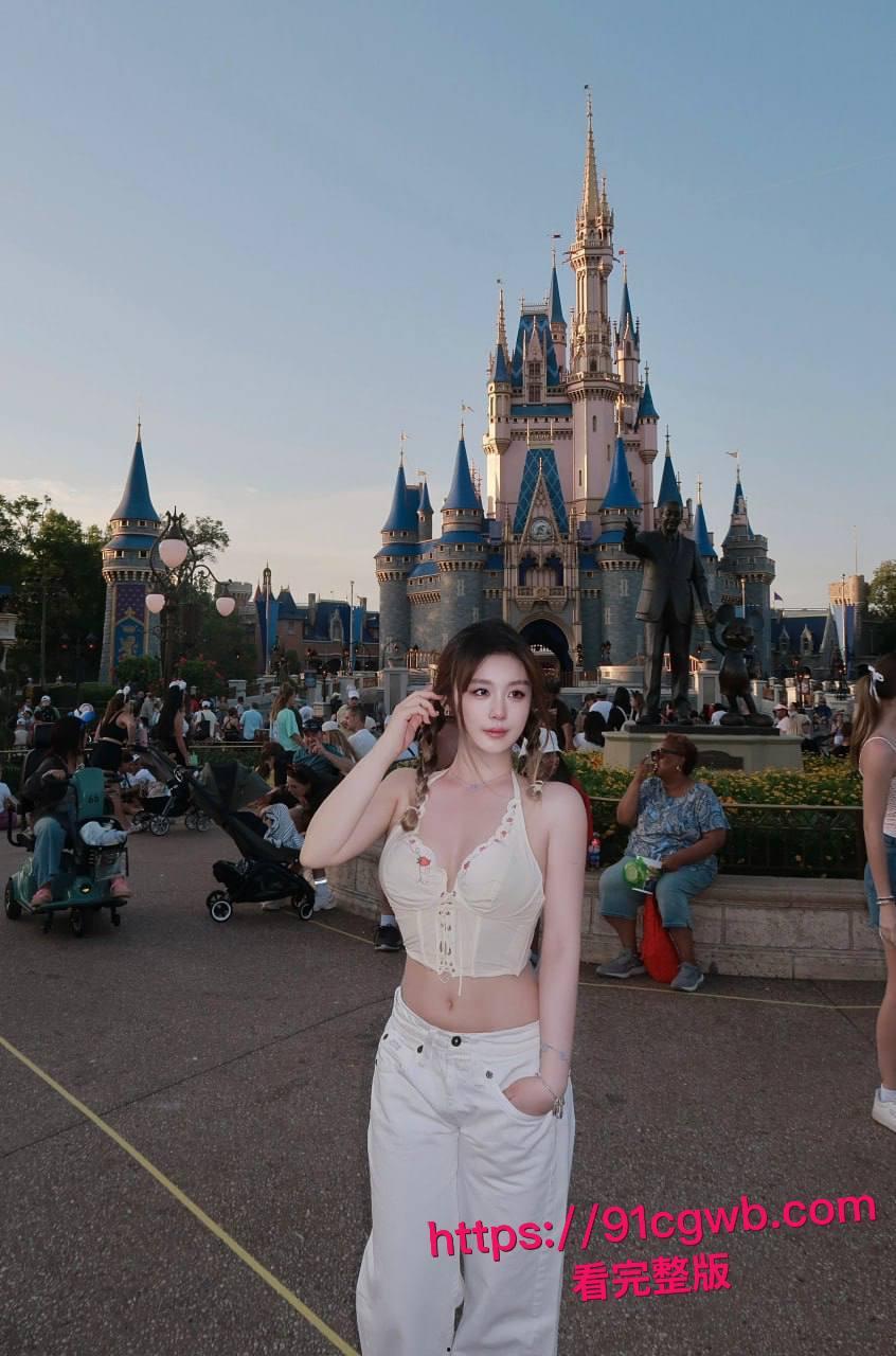 妹妹穿上旗袍勾引哥哥，最终被哥哥在椅上后入狂潮内射满骚穴！-10