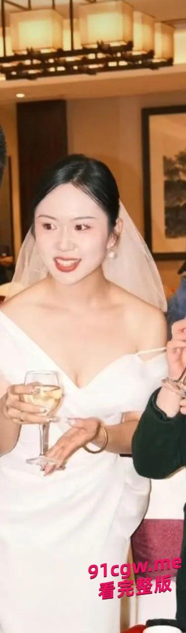 人妻母狗闫冰倩 被7个男人操过 经历过十几次3p！-4