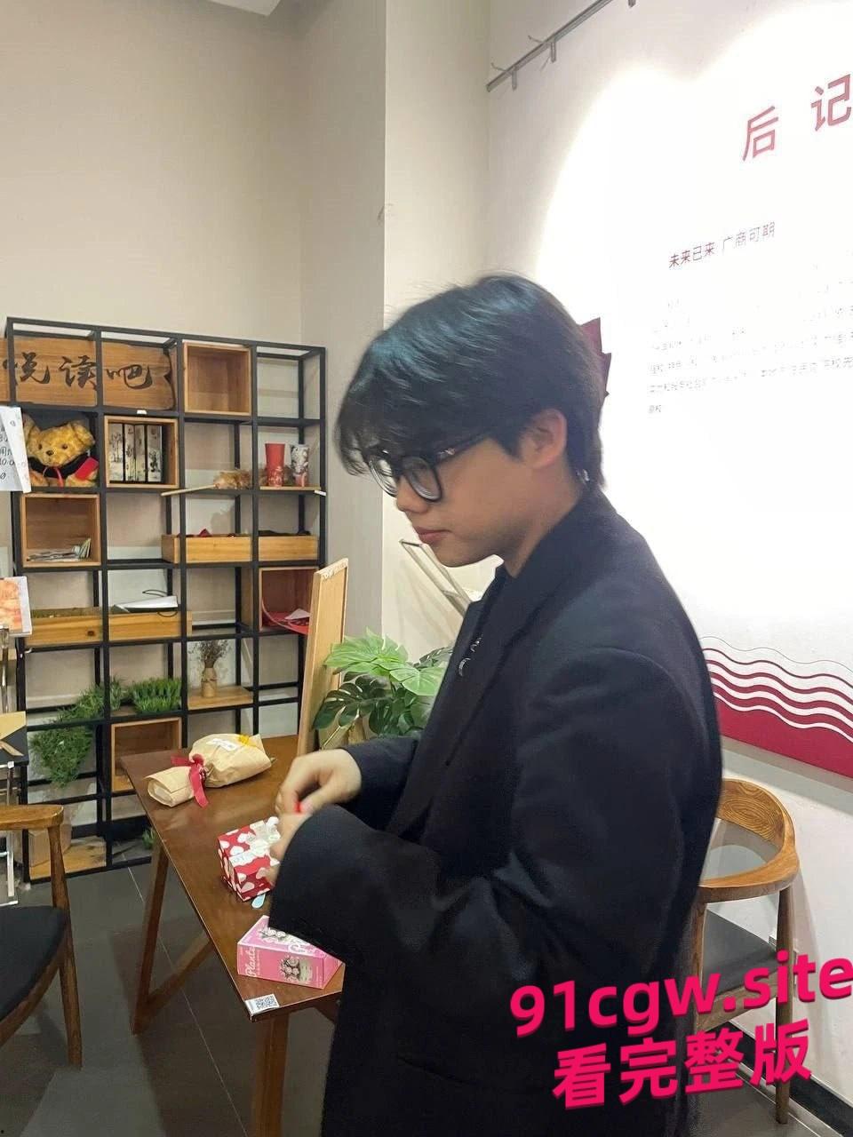 广州美术学院孙韵婷和男友自拍性爱视频泄密-4