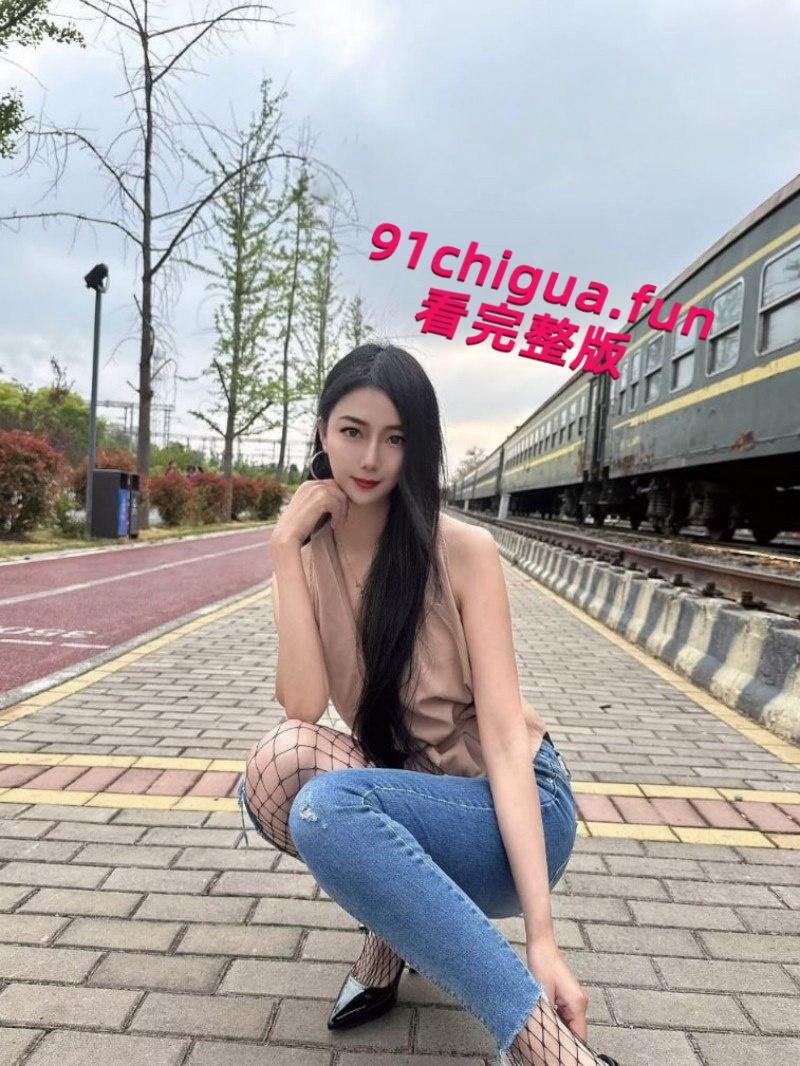 山东菏泽30岁少妇【刘宵雪】离婚后自甘堕落沦为骚鸡，出租屋惨遭金主束缚调教！-1