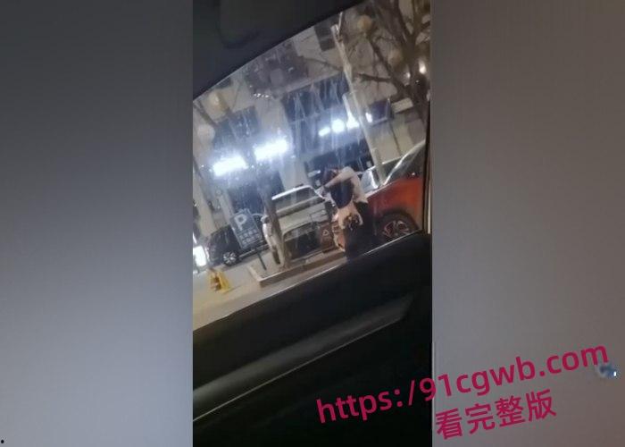 河北保定育才花园醉酒男女街头野战 站立撸管扣逼 趴路边草地爆操 强者果然不挑环境-3