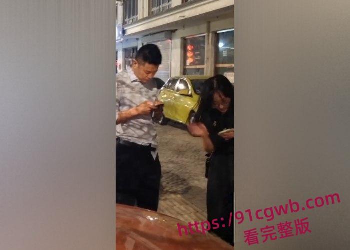 河北保定育才花园醉酒男女街头野战 站立撸管扣逼 趴路边草地爆操 强者果然不挑环境-5