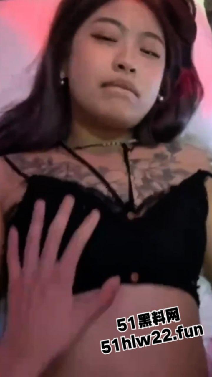 山东寿光高颜值气质名媛【陈雅鑫】和富二代男友性爱视频泄密流出，豪乳嫩逼全露操得浪叫连连太下流。-3