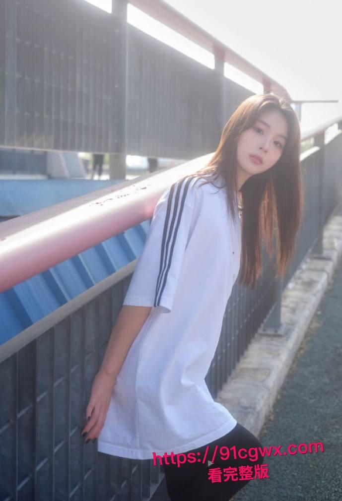 上海职场冰山美人林小霏化身小母狗：高冷御姐跪地吞大鸡巴求操，巨乳晃荡骚穴喷汁暴力内射，禁欲反差玩到喷潮！-5