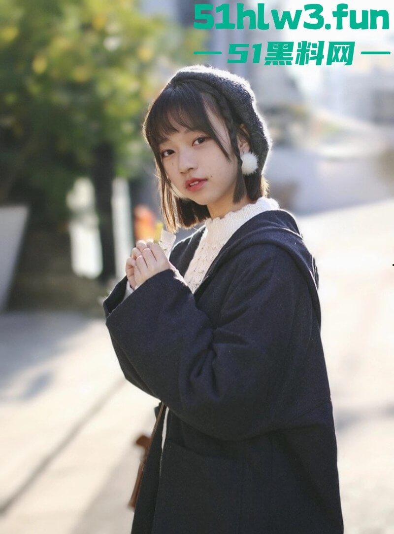 B站人气up主【妮妮】真实信息及早期陪睡金主私密视频被扒，两极反差震惊众人引热议。-2