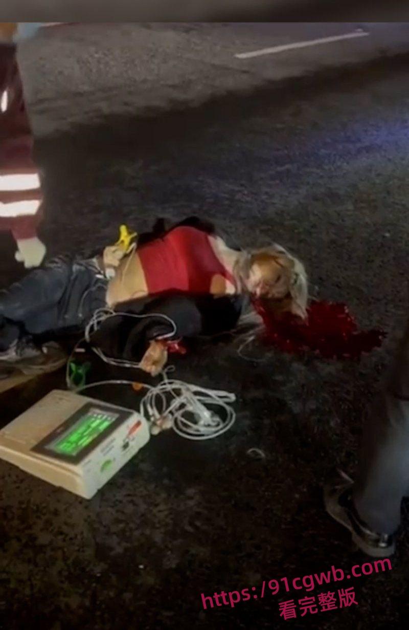 抖音女网红周周长沙十二兽 深夜车祸去世 现场画面让人不忍直视-5