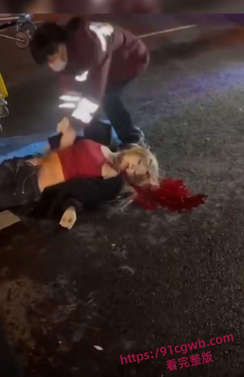 抖音女网红周周长沙十二兽 深夜车祸去世 现场画面让人不忍直视-6