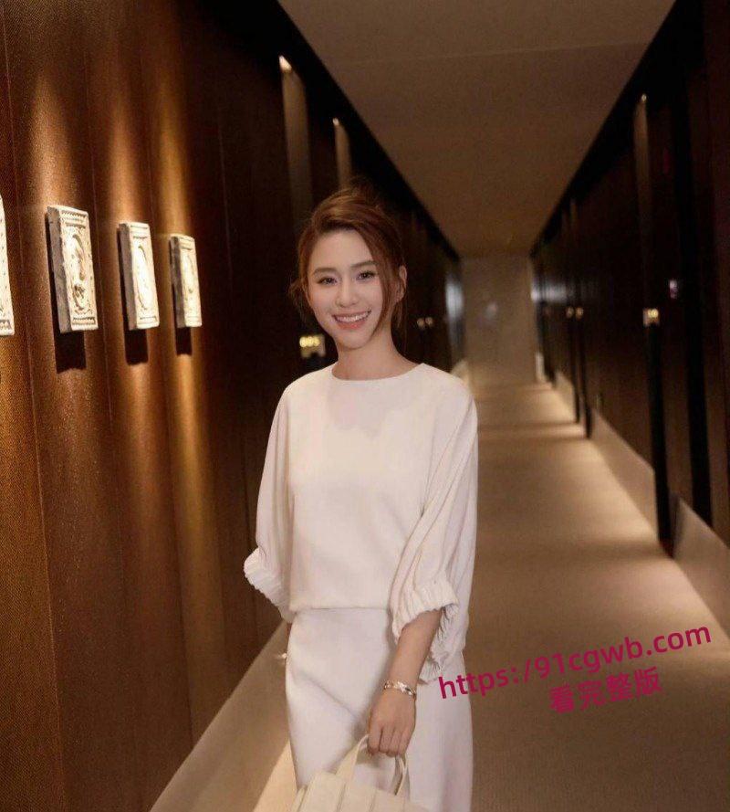 凤凰男演员窦骁与赌王千金何超莲离婚黑幕被向太曝光 怒砸千万入赘豪门后 竟还与前女友酒店偷欢！-4