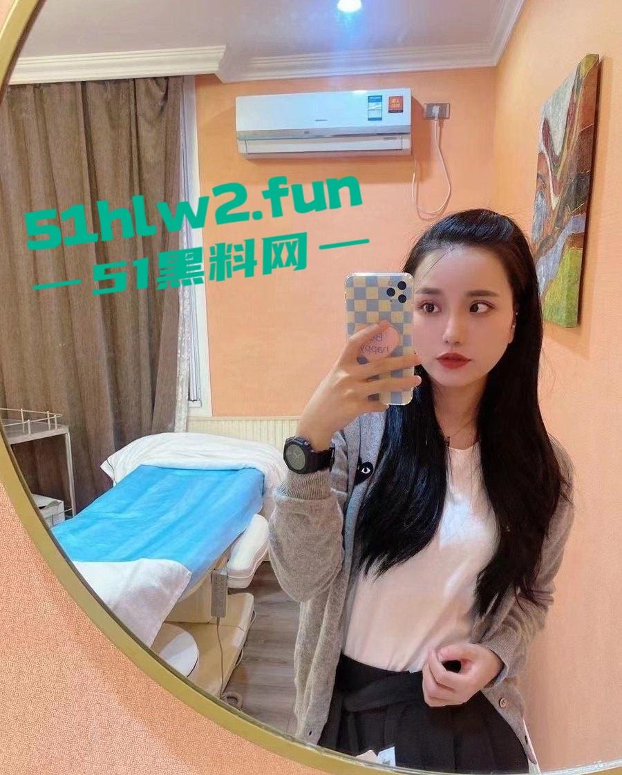 淫妇老公刚出门就偷吃，骚逼夹得情夫爽翻天，口活玩到直射，湿漉漉的穴简直榨精神器！-7