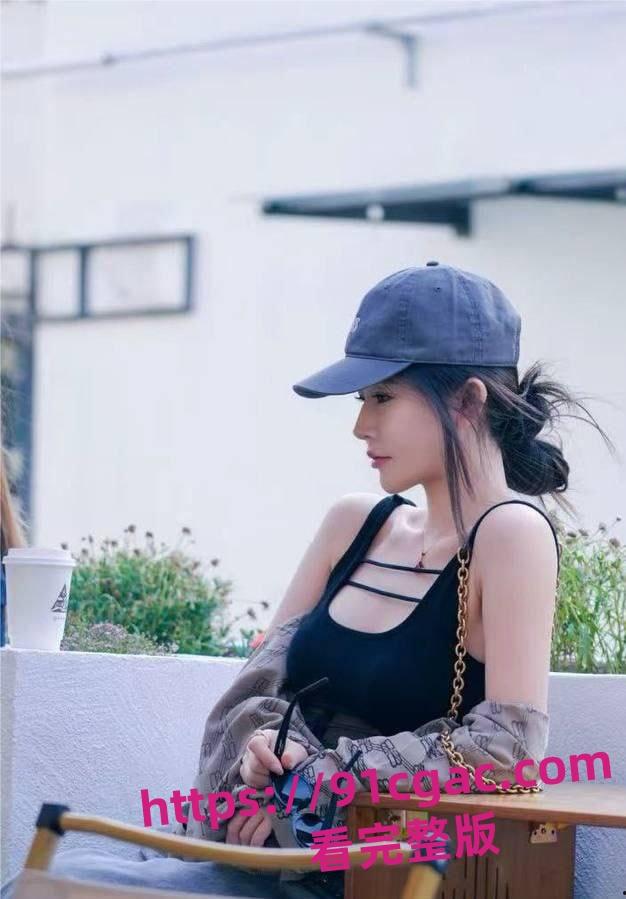 大哥狂刷刷600w都得不到的斗鱼知名女主播郁安楠 塌房了不雅视频流出被同行嘲笑！-8