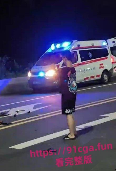 广东中山小榄绿道凌晨鬼火少年飙车秀特技酿惨烈车祸！多人头破血流哀嚎不断！-5