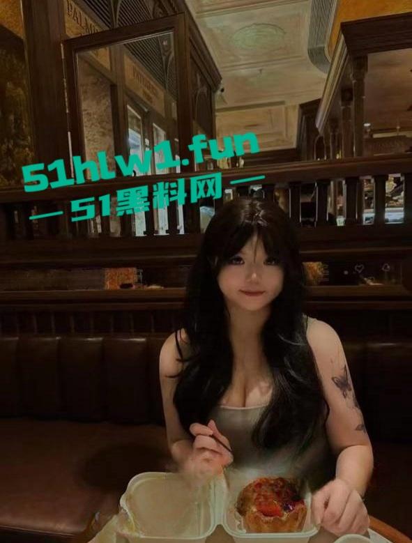 杭州旅游职业学院肥猪【翁晓烨】 把多个男人当冤种，长期PUA男友与自己男人做爱还要按次算费。-25