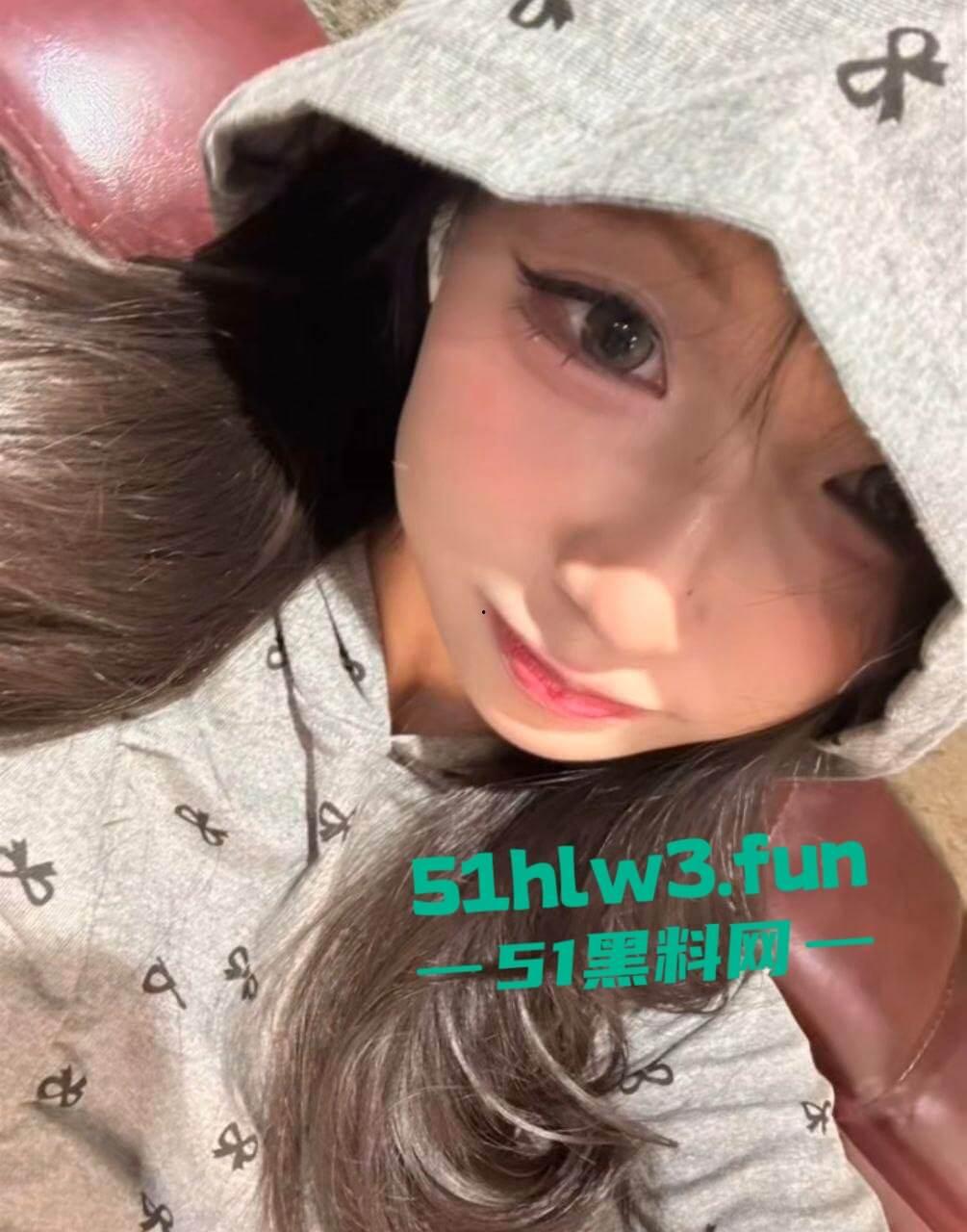 超性感大眼妹【刘亦欣】可爱颜值长腿反差婊，萝莉脸御姐身性感尤物修长美腿超诱人，做爱私拍被渣男流出。-4