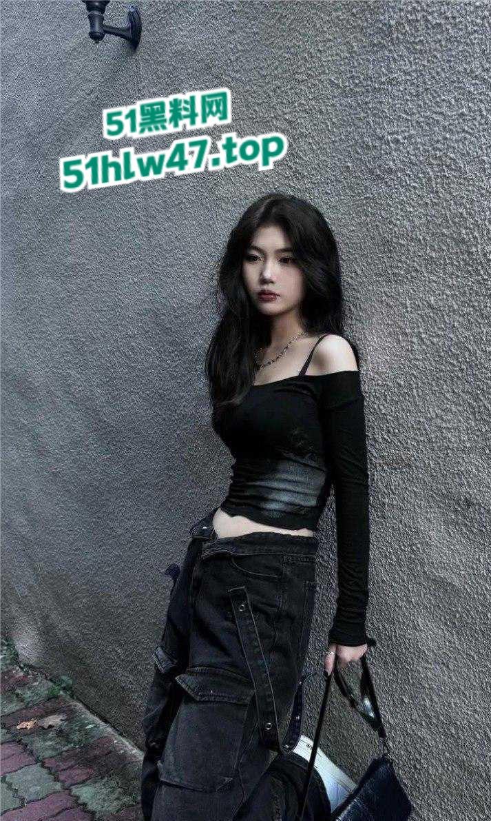 台湾高颜值网红【小网美】早期裸照与发骚视频曝光，没想私下竟然这么爱拍裸照！-5