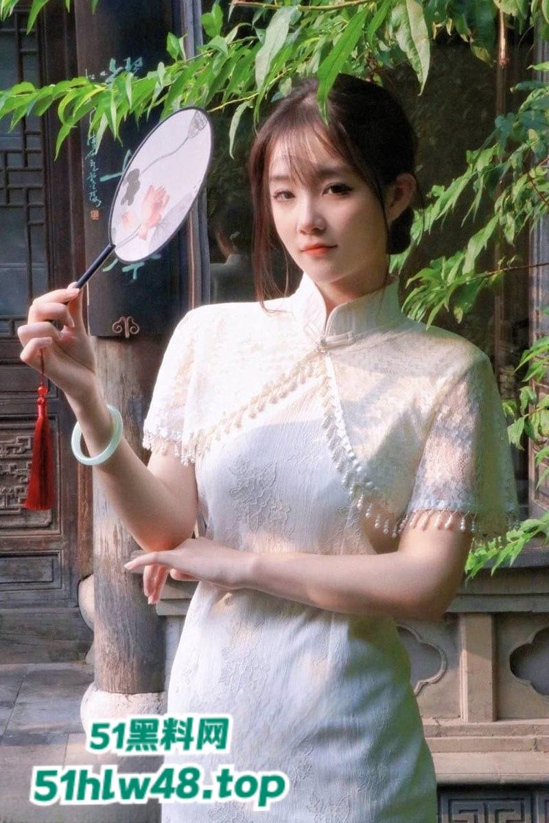 浙江传媒校花【吴雨萌】颜值超高的尤物，骑乘扭腰浪叫不断大奶晃动口技炸裂，浴室激情戏码让老司机集体破防！-3