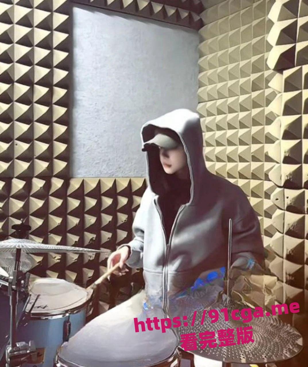 推特博主 “一杆钢枪” 操粉视频再掀波澜 实锤本人无疑！-1